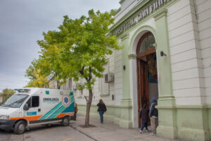 Conmoción en Paraná: encontraron un enfermero muerto en su casa e investigan posible sobredosis