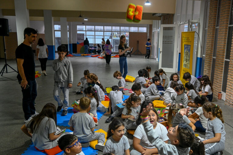 Escuelas de Paraná fueron protagonistas en el inicio de la Semana de la Lectura 2026