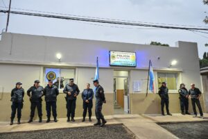 El gobernador inauguró la ampliación y puesta en valor de la Comisaría 6ª de Paraná