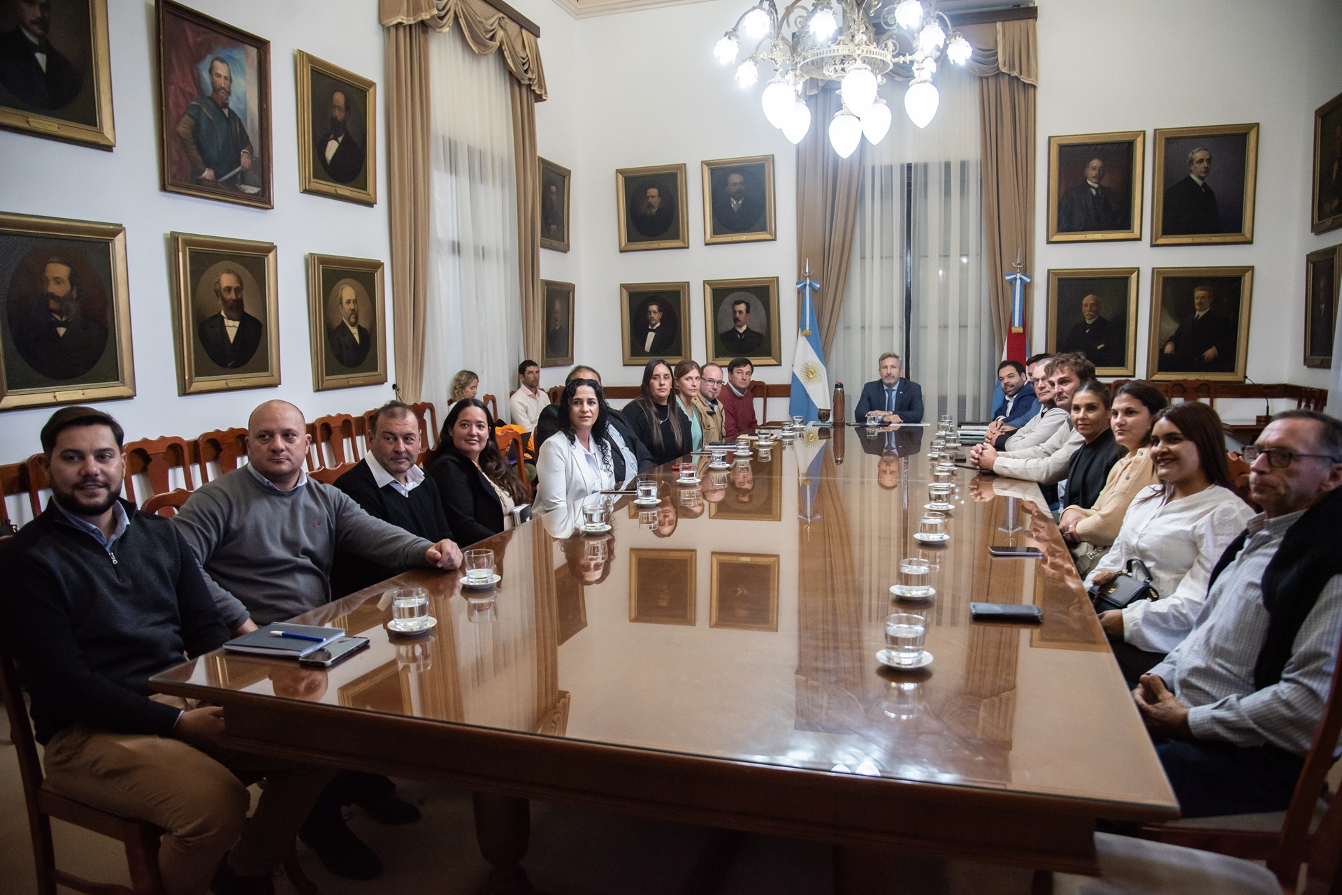 El gobierno provincial abordó una agenda de trabajo conjunta con las nuevas comunas