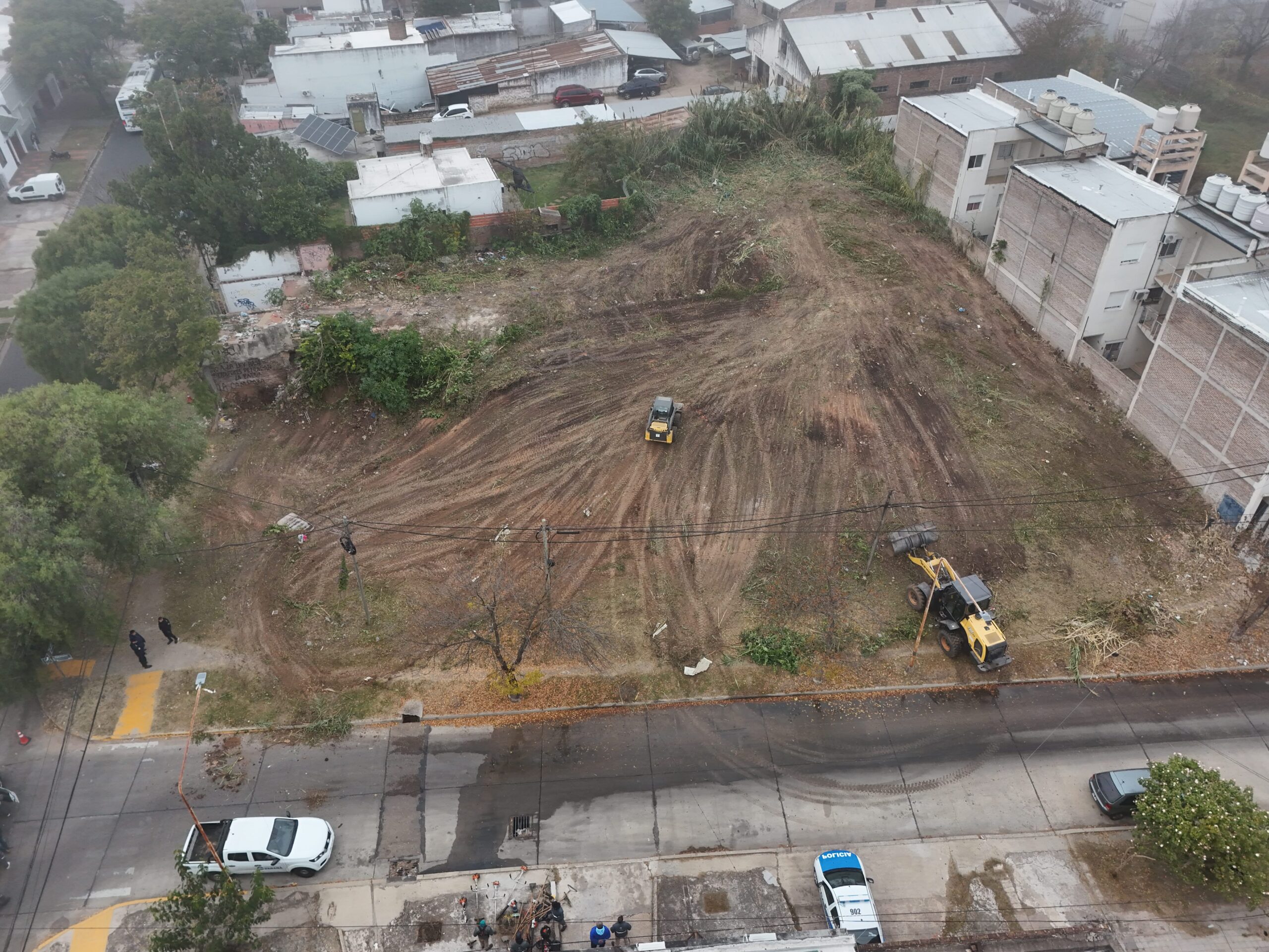 Paraná: la Municipalidad limpió por quinta vez un terreno baldío y advirtió que pedirá el remate