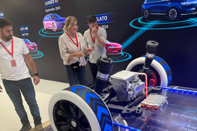 Romero recorrió Huawei y XCMG: tecnología, energía y formación de talento en el corazón industrial de China