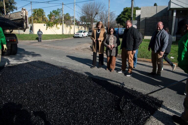 Plan Calle a calle: la Municipalidad intervino con mejoras viales en barrio Santa Lucía