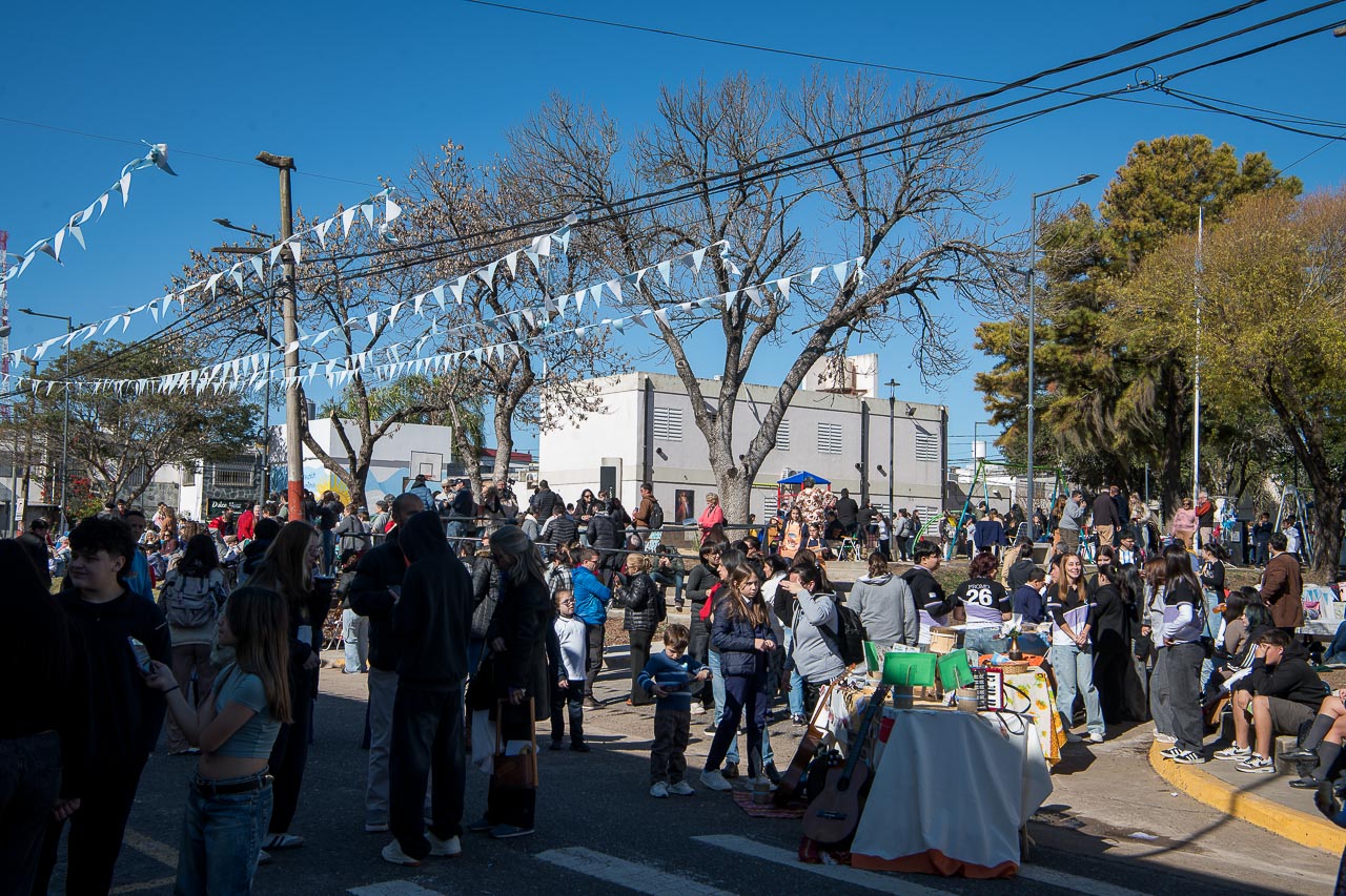 El Municipio inauguró la remodelación de plaza Primera Junta con actividades para los vecinos