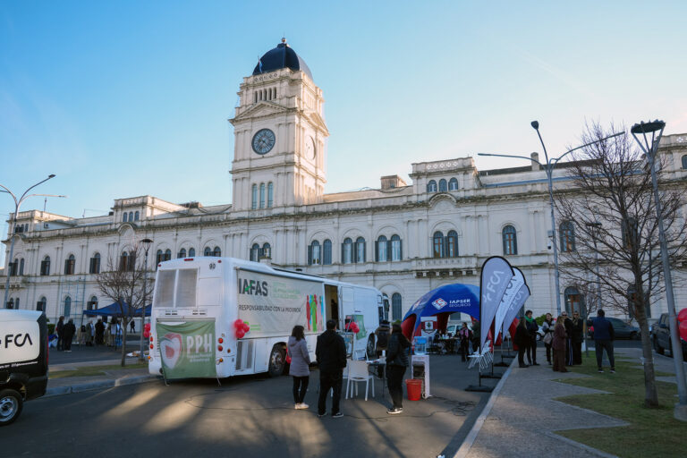 En el Día Mundial del Donante de Sangre se realizó una colecta externa en Paraná