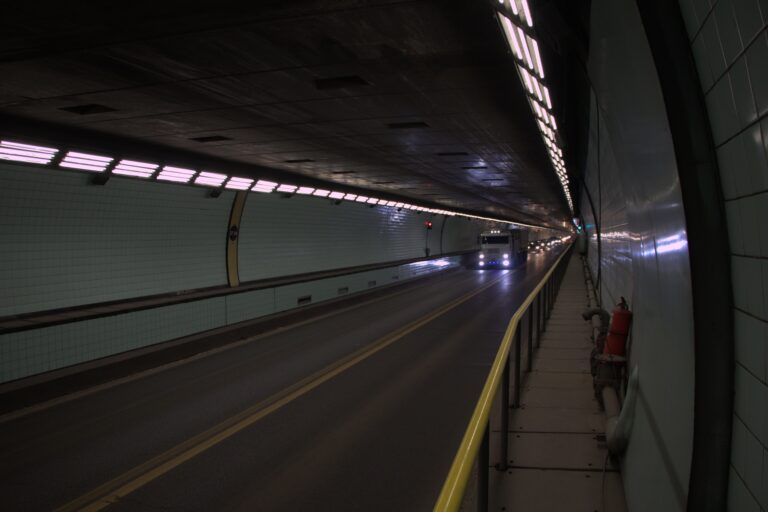 El Túnel Subfluvial refuerza los controles al transporte de cargas