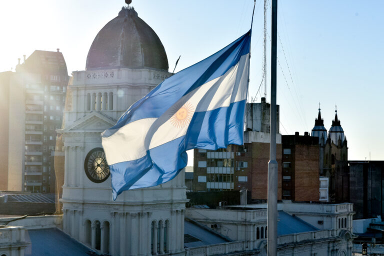 Más de 2000 alumnos de Paraná prometerán lealtad a la bandera en plaza Mansilla