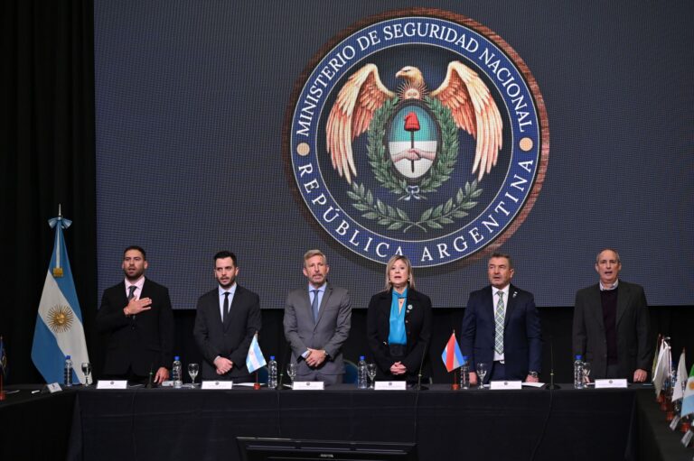 Frigerio encabezó la apertura del Consejo Federal de Seguridad Interior que sesionó en Entre Ríos