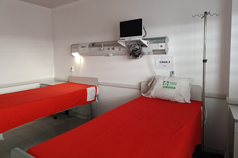 La provincia finalizó obras edilicias que permitieron retomar la atención en una  sala del hospital Centenario