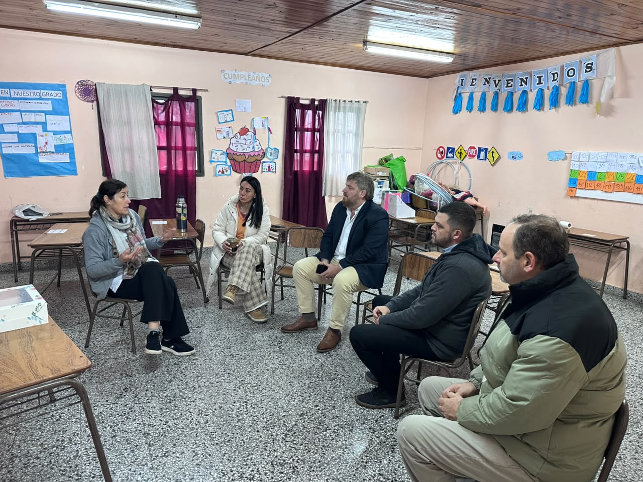 Colonia Crespo: entregaron una bandera y avanzan en acciones para fortalecer la educación, la salud y la gestión local