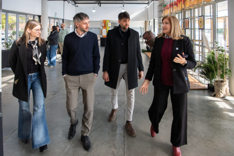 La intendenta Romero destacó “Construir Futuro”, la feria que reunió a cientos de estudiantes para conocer la oferta educativa