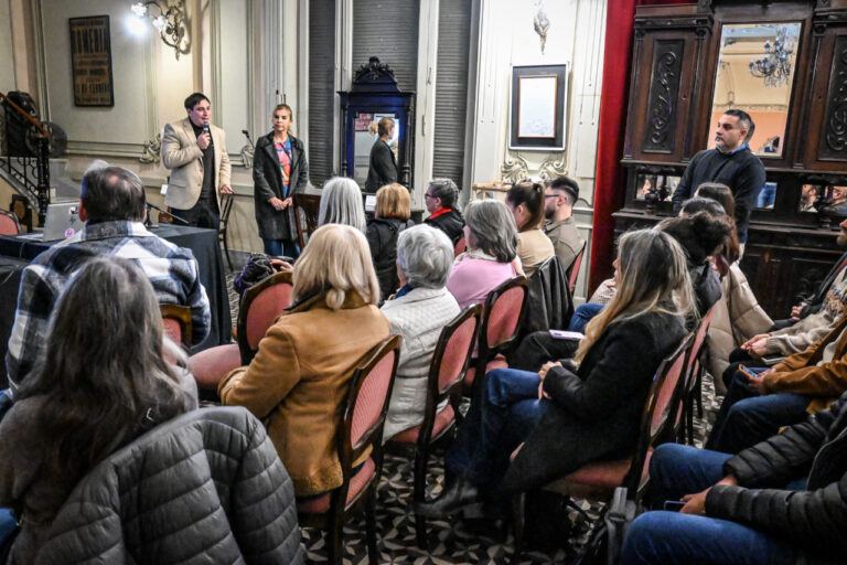 Continúa el ciclo Pensar Paraná con un encuentro sobre figuras que dejaron huellas en la ciudad