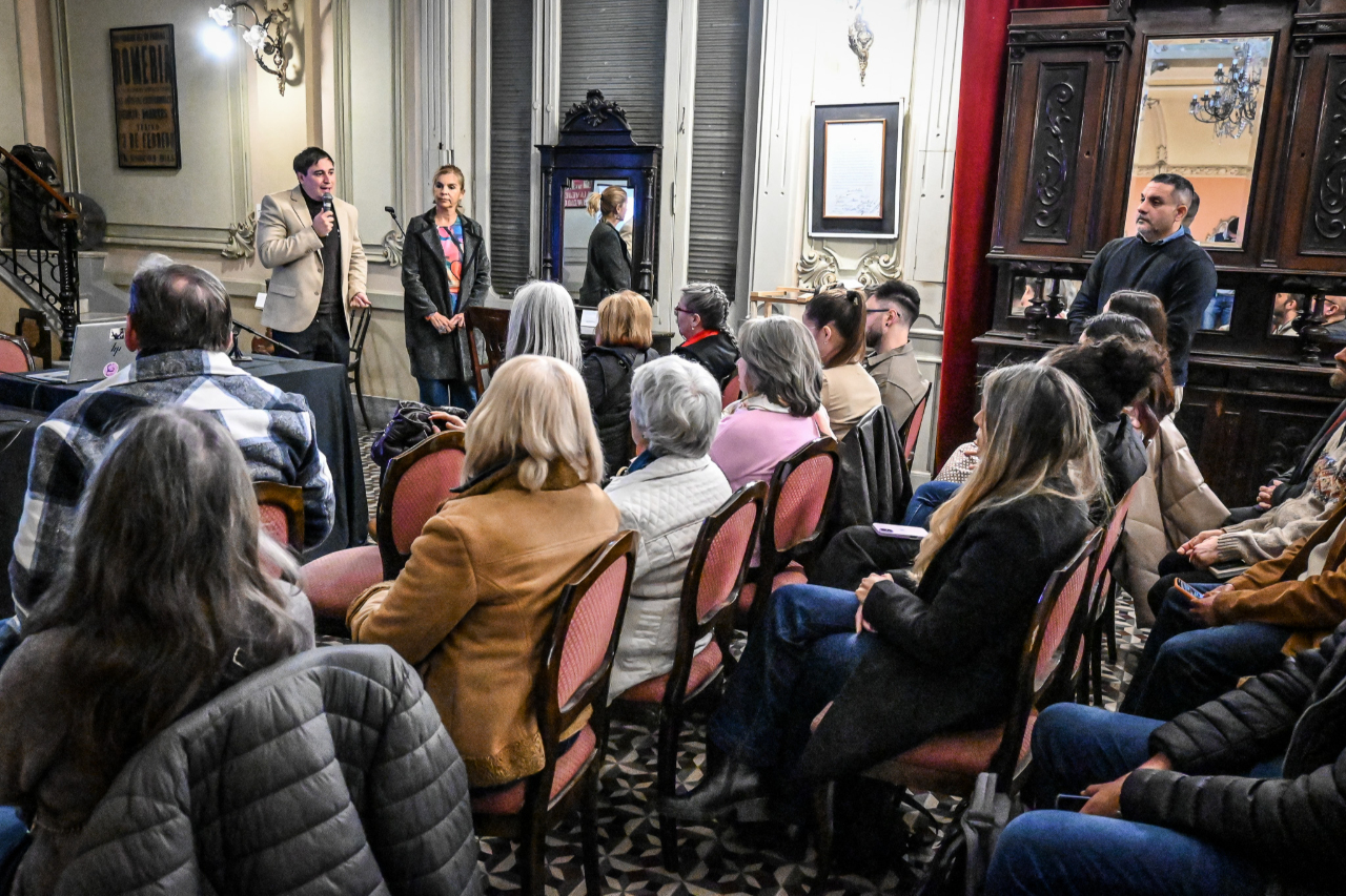 Continúa el ciclo Pensar Paraná con un encuentro sobre figuras que dejaron huellas en la ciudad