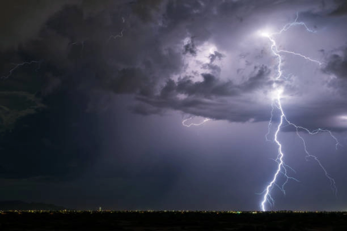 Renuevan la alerta naranja por tormentas para este martes