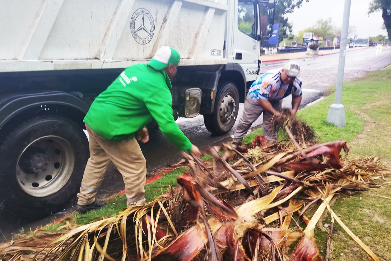 La Municipalidad desplegó un amplio operativo tras la tormenta