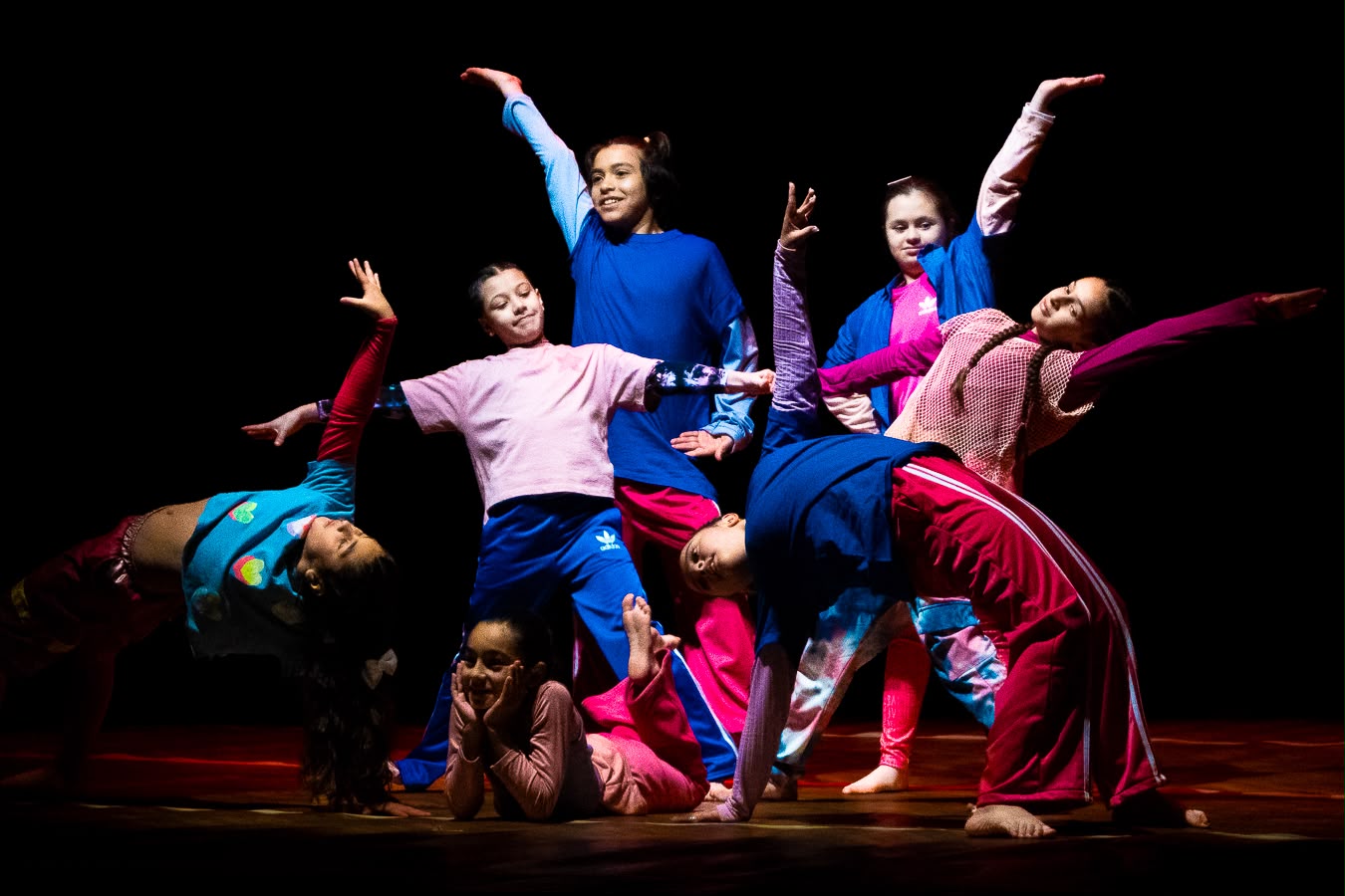La Escuela de Danza presentó su Muestra de Invierno en el Teatro 3 de Febrero