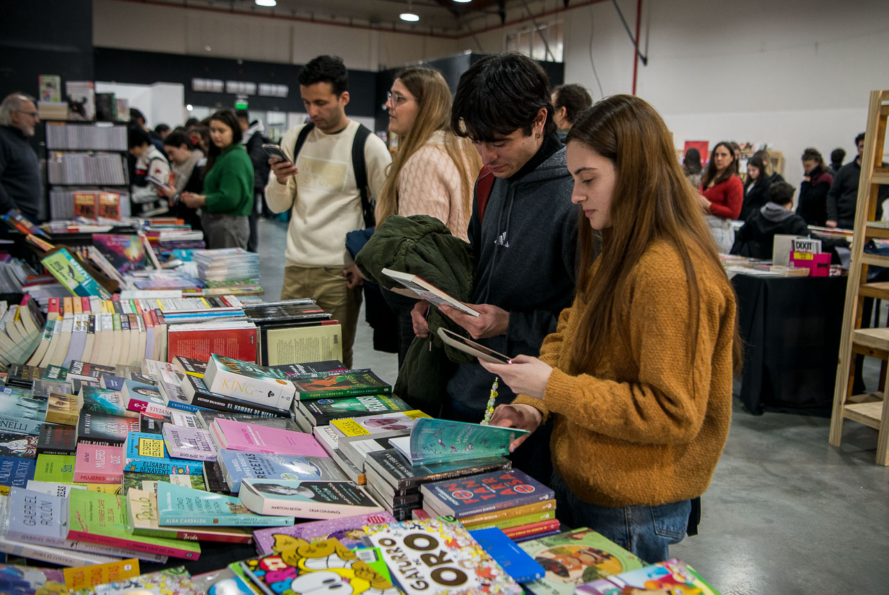 Exitosa primera jornada de la XIV edición de la Feria del Libro Paraná Lee