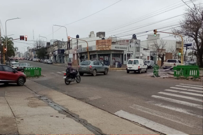 Desde el lunes habrá restricciones parciales al tránsito en avenida Almafuerte por una obra de renovación de la red de agua