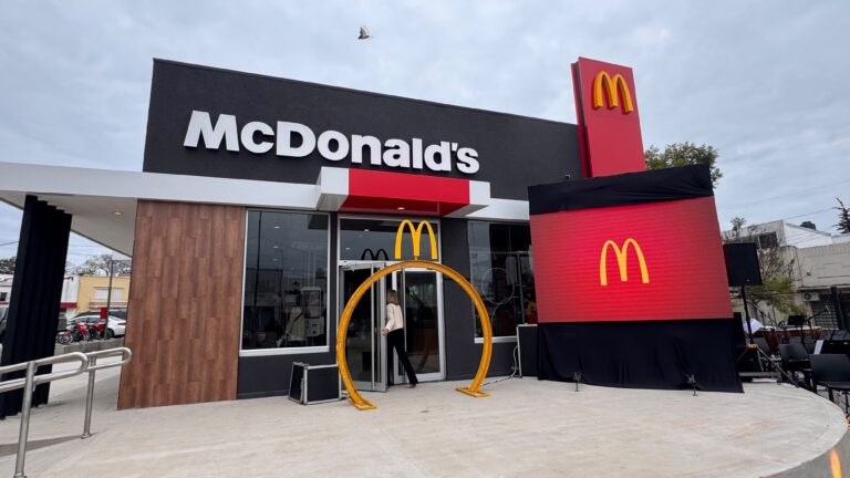 Abrió el segundo McDonald’s de Paraná: está en Cinco Esquinas y suma Automac y carga para autos eléctricos