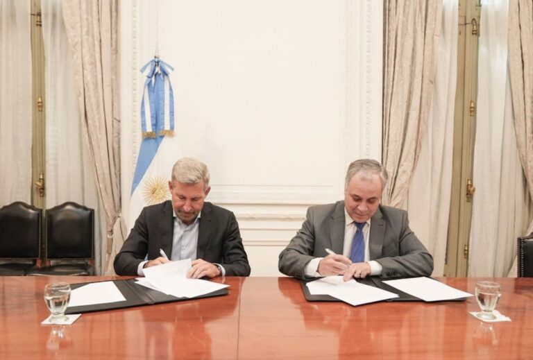 Entre Ríos firmó un acuerdo histórico con la Nación: ANSES transferirá 120.000 millones para compensar parte del déficit previsional