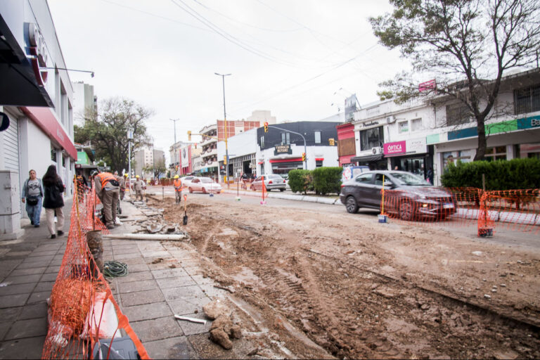 Comenzaron los trabajos de la obra de renovación en calle 25 de Mayo