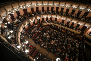 El Teatro 3 de Febrero presenta una programación destacada con propuestas municipales y espectáculos nacionales