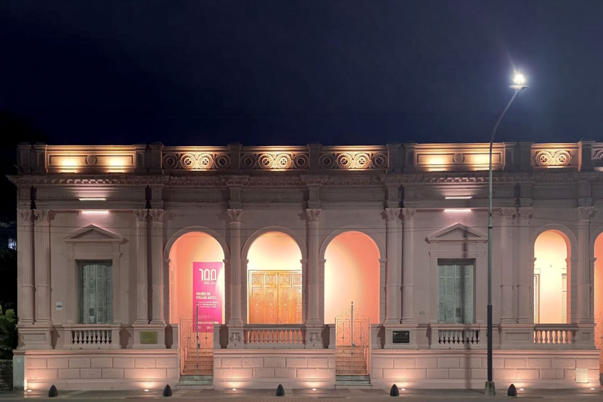 Enersa renovó la iluminación del Museo Provincial de Bellas Artes