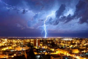 Se mantiene el alerta naranja por tormentas y vientos para este jueves