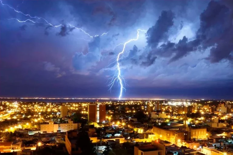 Se mantiene el alerta naranja por tormentas y vientos para este jueves