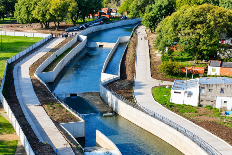 Inauguran el Paseo Puerta del Sol, la obra de saneamiento e integración urbana sobre el arroyo Las Viejas