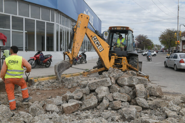 La Municipalidad avanza en trabajos sobre avenida Almafuerte