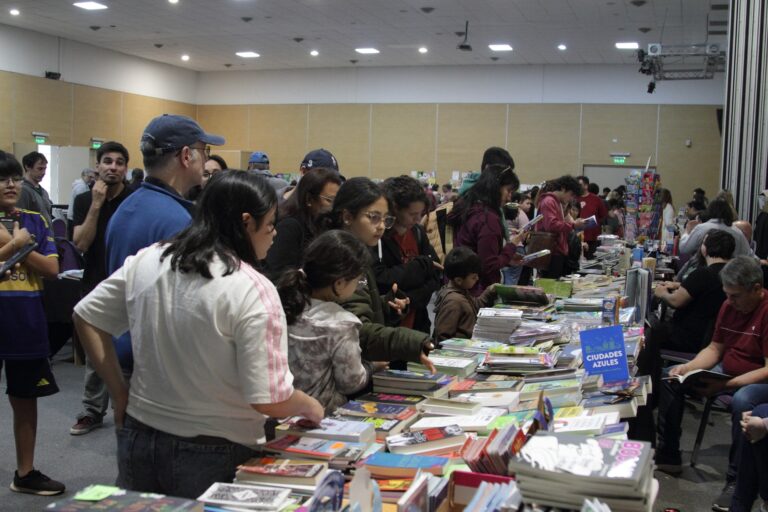 Con miles de visitantes y destacados autores nacionales, cerró la Feria Provincial del Libro en Concordia