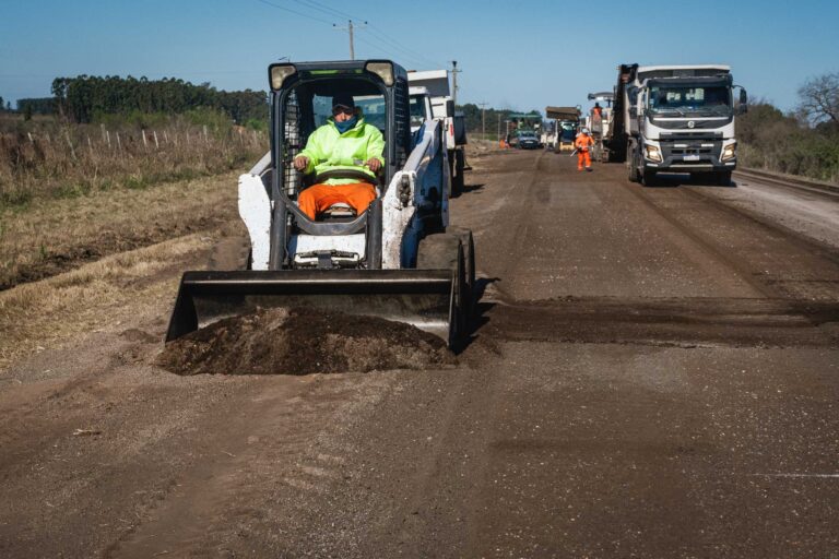 El gobierno de la provincia avanza con las tareas de bacheo en distintas rutas provinciales  VIALIDAD