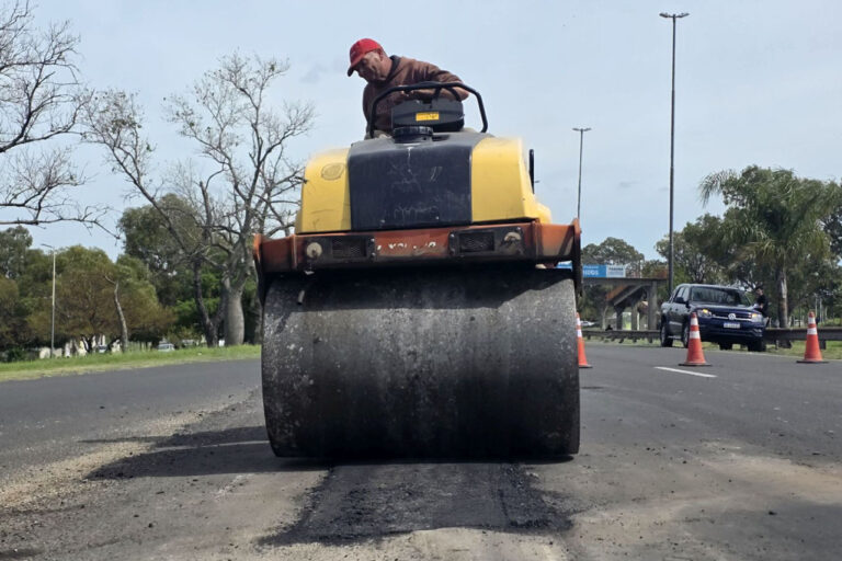El Municipio intensifica la recuperación vial en distintos puntos de Paraná