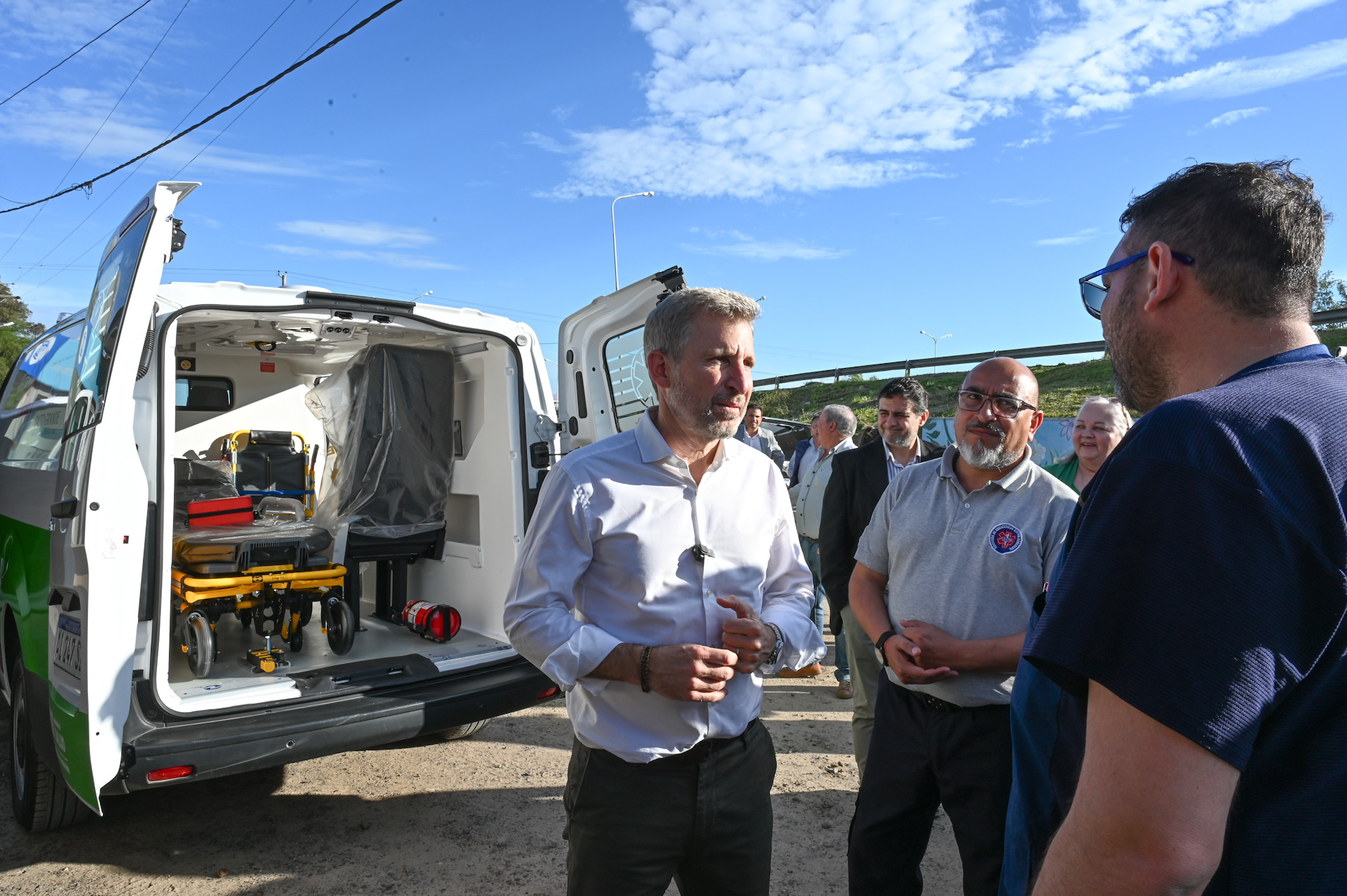 En Ceibas, Frigerio entregó una ambulancia y recorrió obras que se ejecutan en una escuela