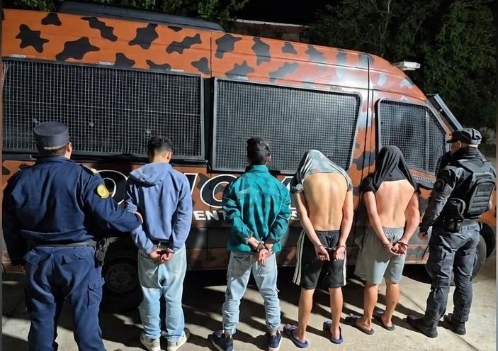 Allanamientos por abusos de armas terminan con secuestro de drogas y detenidos