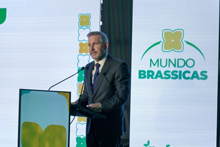 Frigerio participó en Paraná de un simposio sobre el potencial de la carinata para producir biocombustibles sostenibles