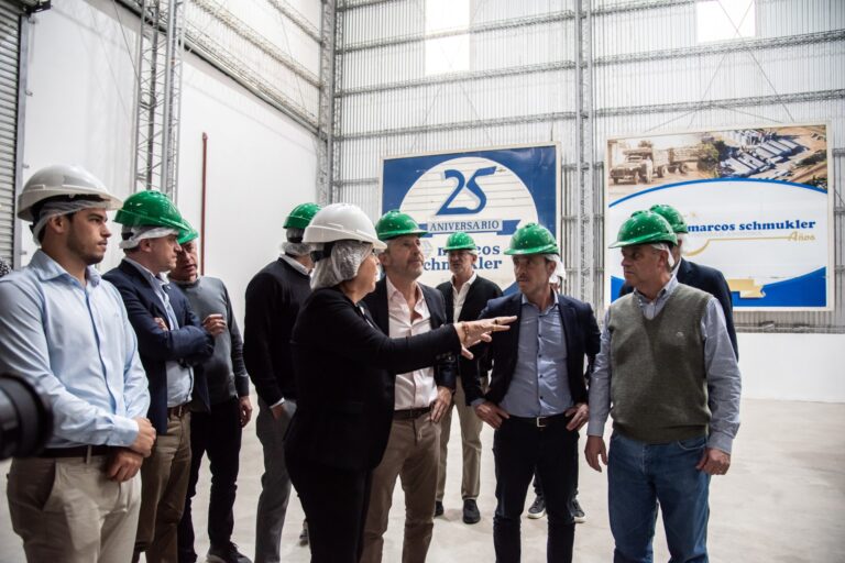 Frigerio visitó una empresa arrocera de San Salvador que amplía su capacidad productiva con financiamiento del CFI