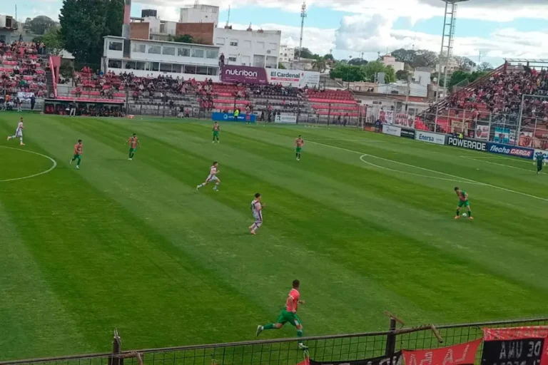 Patronato perdió 2-0 ante Agropecuario en el Grella y quedó comprometido con el descenso