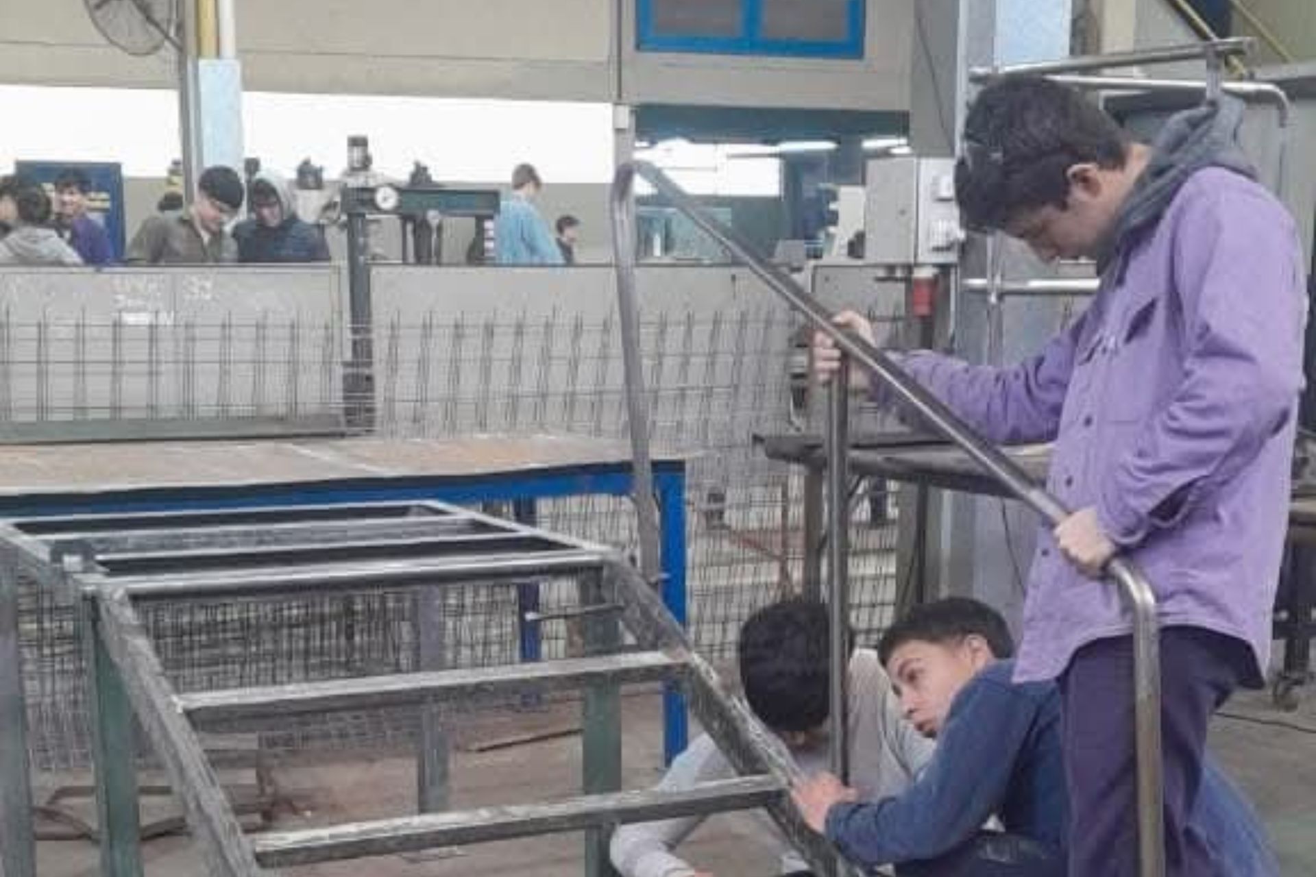 Estudiantes de la Escuela Técnica de Colón construyeron una rampa accesible para un centro de equinoterapia